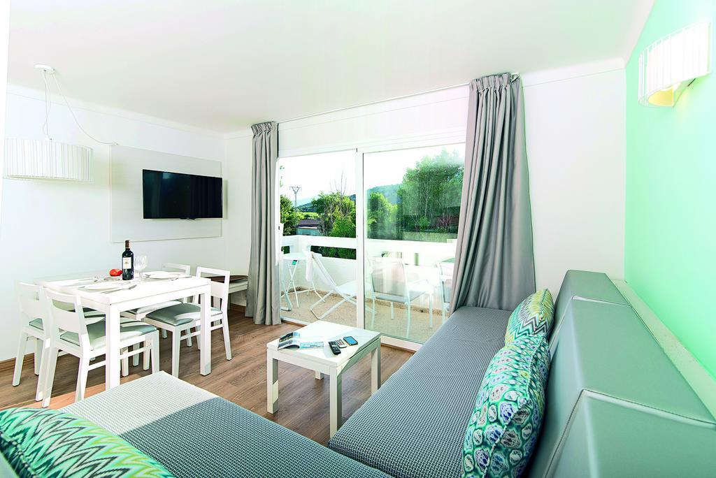 Cabot Sivella Apartments Port de Pollença Oda fotoğraf