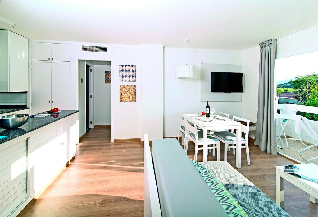 Cabot Sivella Apartments Port de Pollença Oda fotoğraf