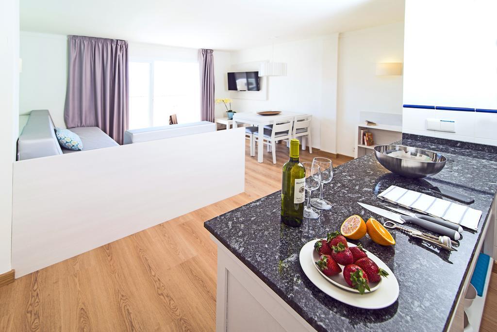 Cabot Sivella Apartments Port de Pollença Oda fotoğraf